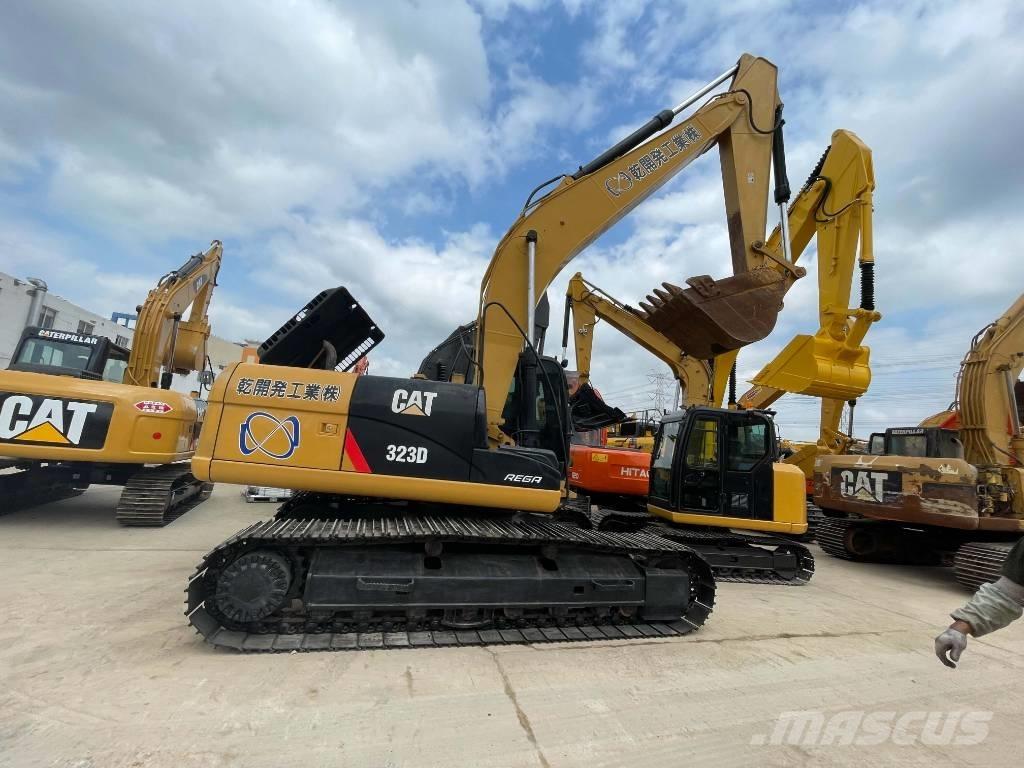 CAT 323D Escavadeiras de esteiras