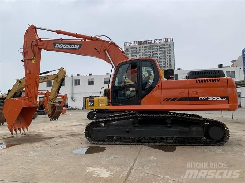 Doosan DX300 Escavadeiras de esteiras