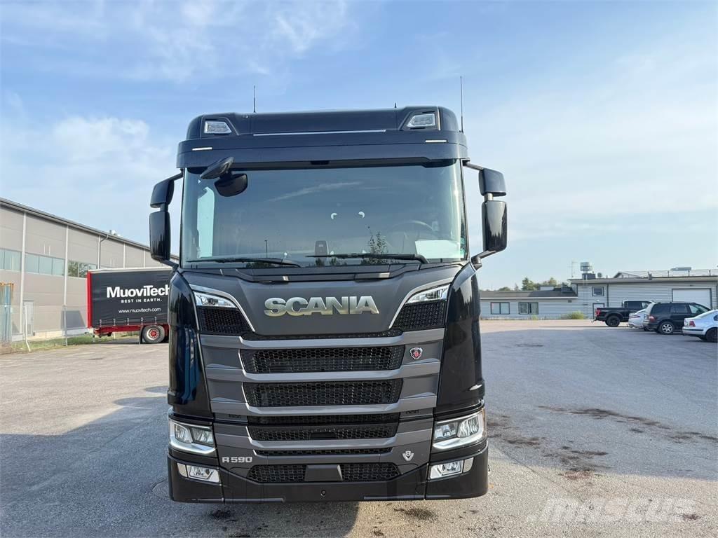 Scania R590 8x4 Camiões Ampliroll