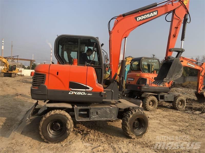 Doosan DX60 Escavadeiras de esteiras