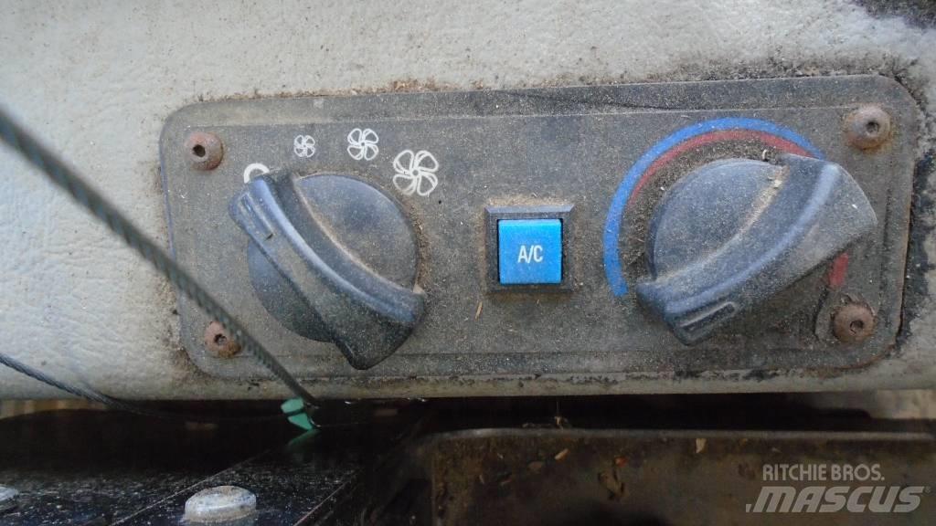 CAT 553 C Cegadeiras