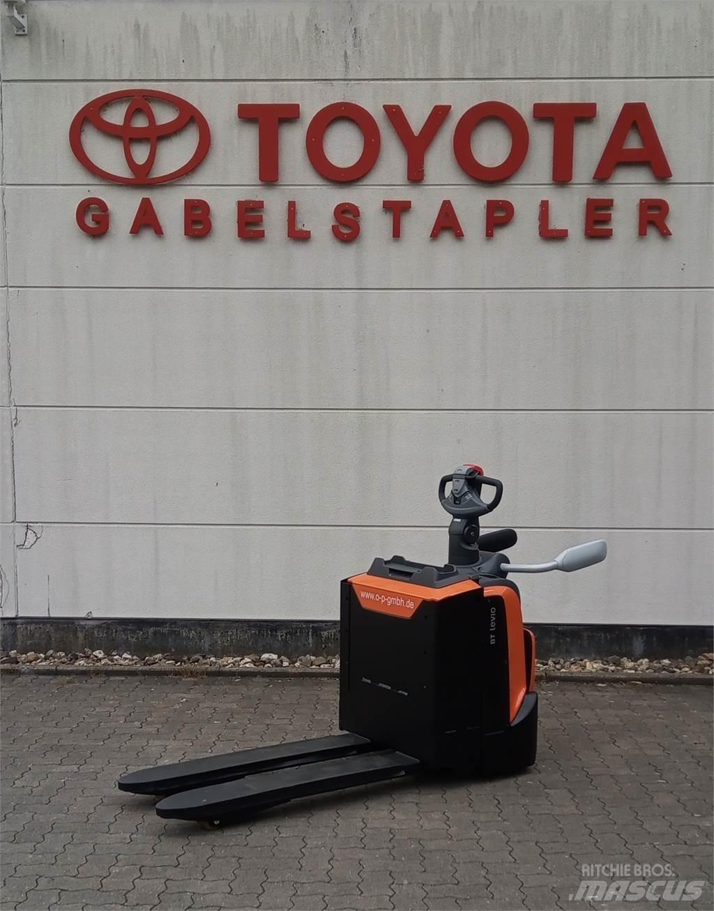 Toyota LPE200 Porta palettes