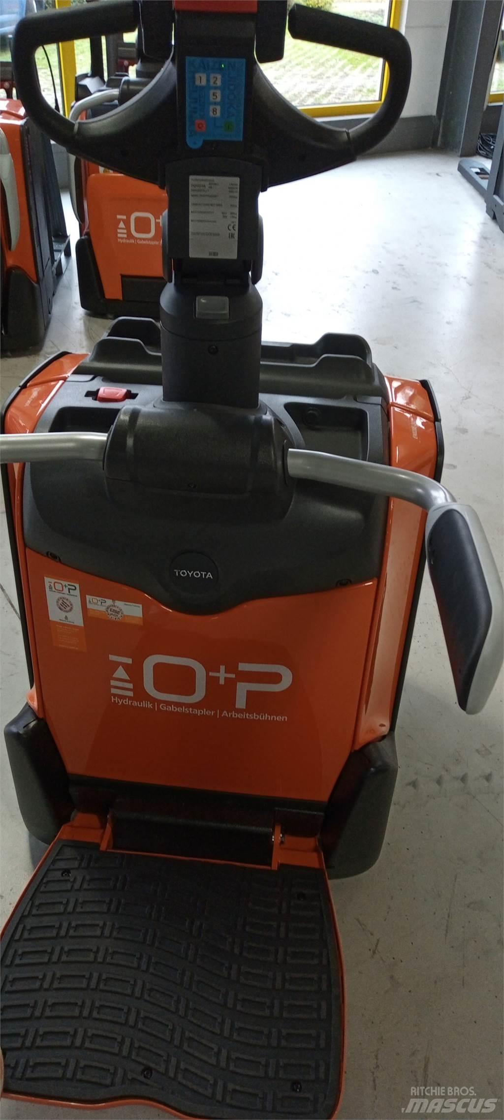 Toyota LPE200 Porta palettes