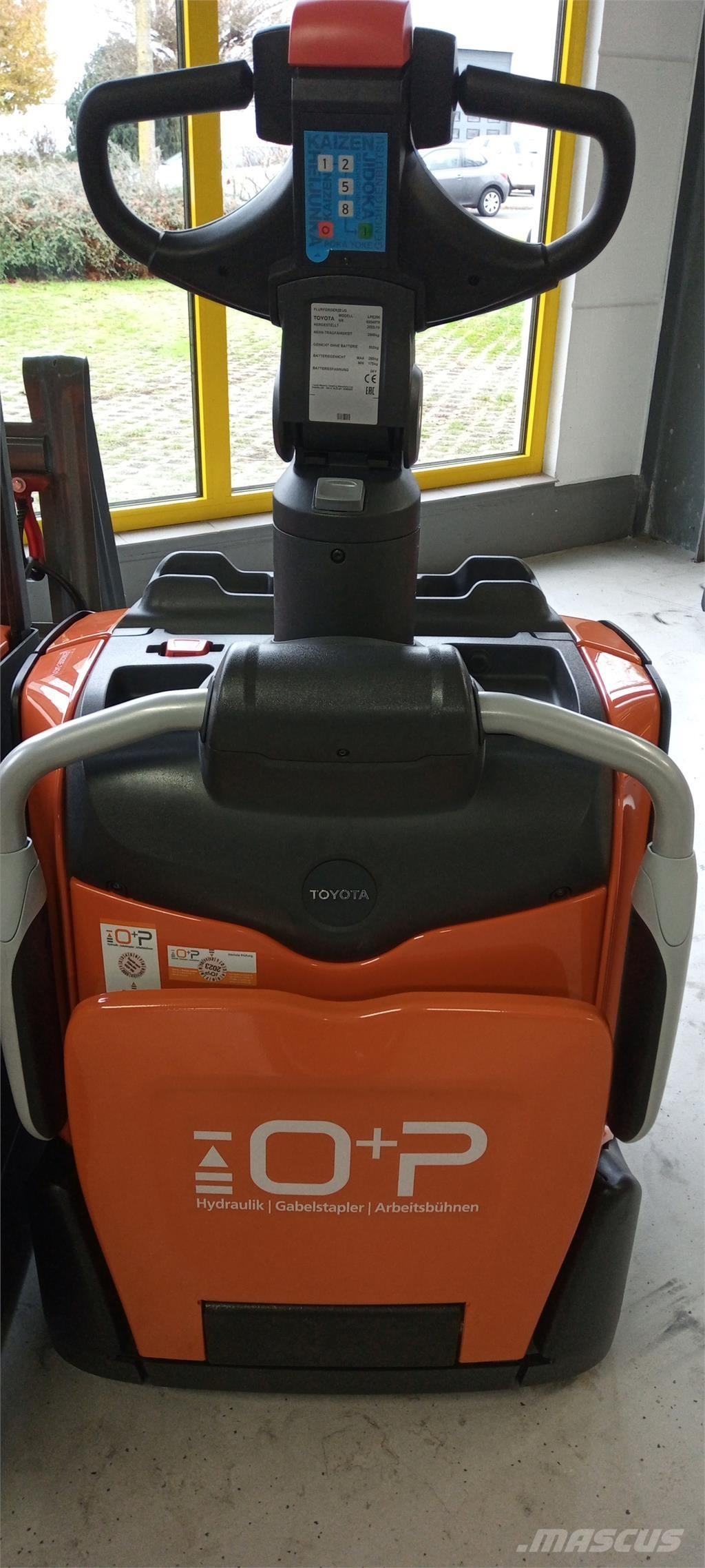 Toyota LPE200 Empilhador para operador externo