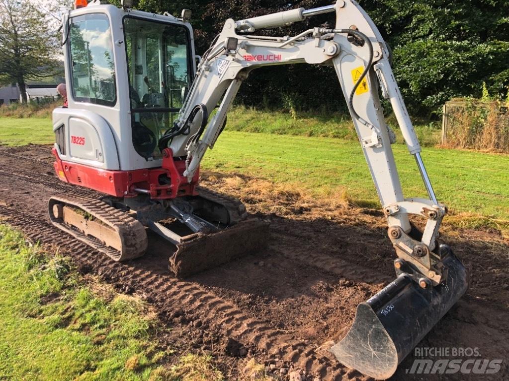 Takeuchi TB 225 Miniescavadeiras