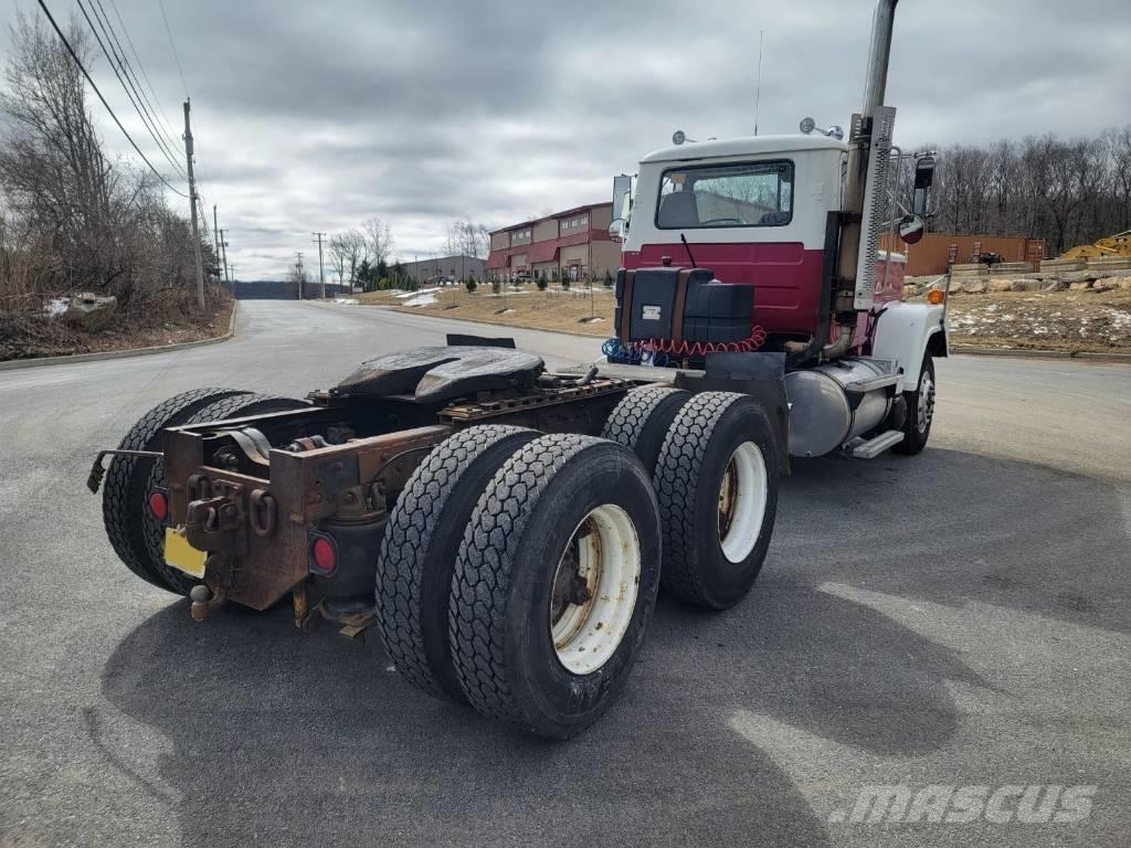 Mack RW613 Cavalos Mecânicos