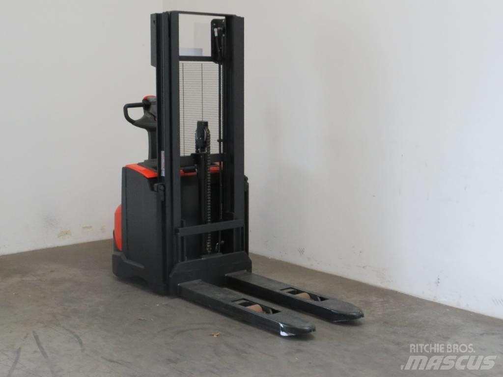 BT SWE140 Empilhador para operador externo