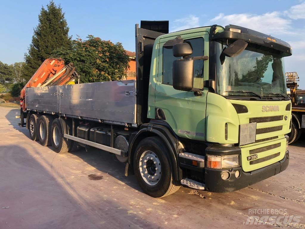 Scania P 380 Caminhões de caixa fechada
