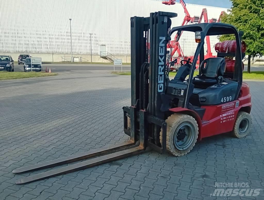 Manitou MI 30 G Empilhadores a gás
