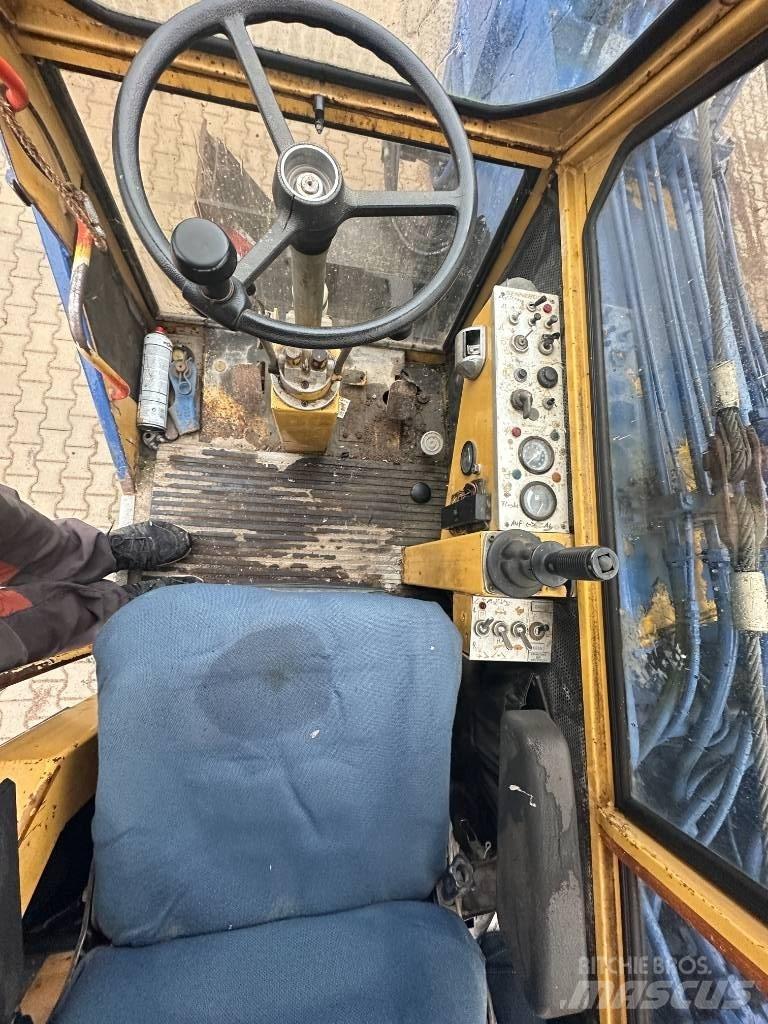 Sennebogen 212 Outras gruas