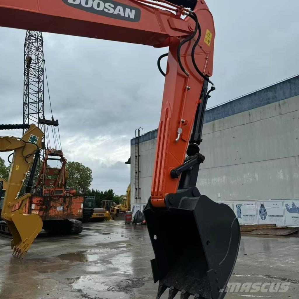 Doosan DX 225 LC Escavadeiras de esteiras