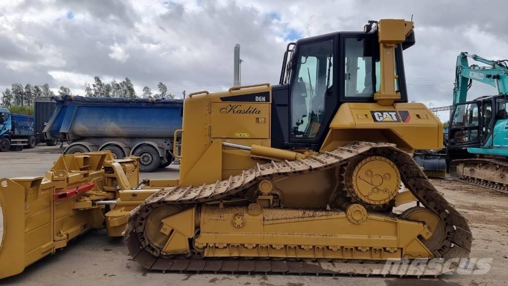 CAT D 6 N LGP Dozers - Tratores rastos