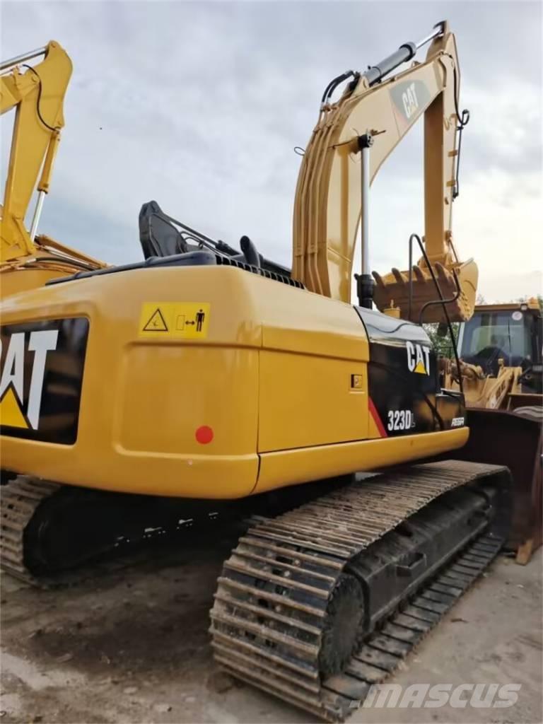 CAT 323 D Escavadeiras de esteiras