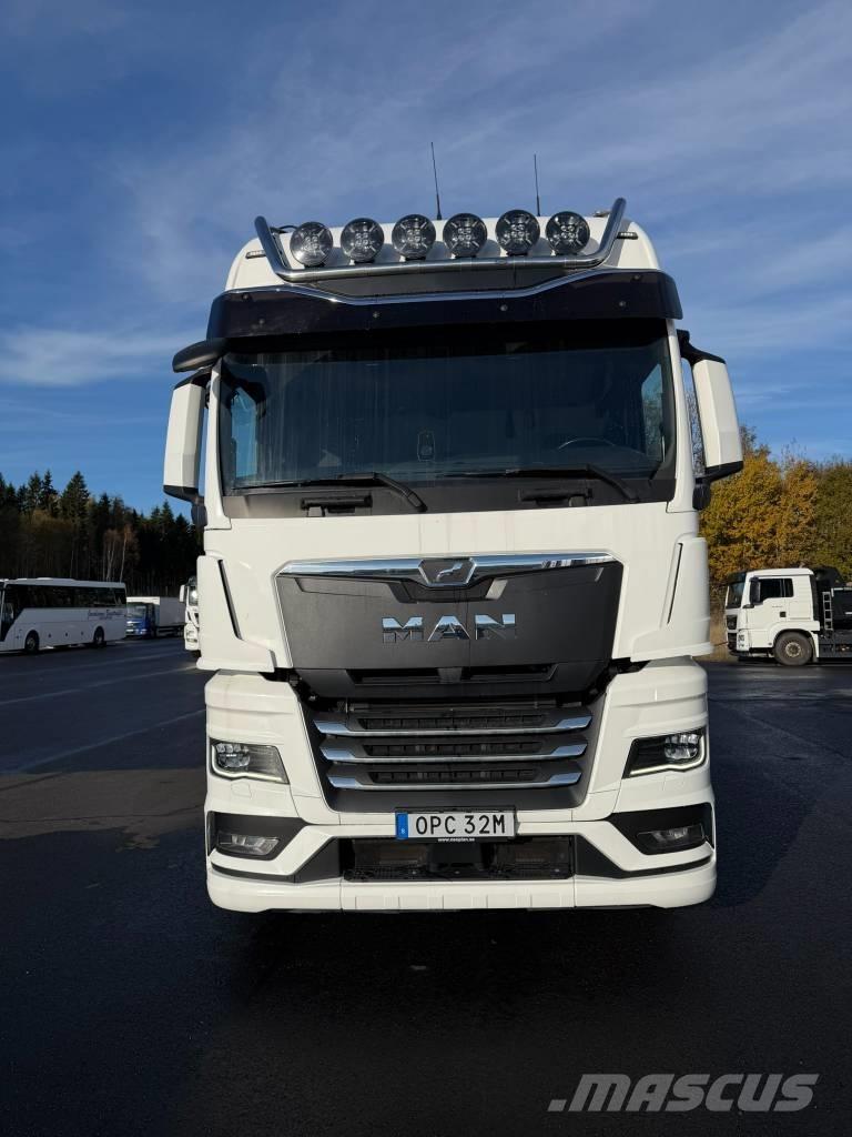 MAN 26.510 6X2-4 Caminhões de caixa fechada