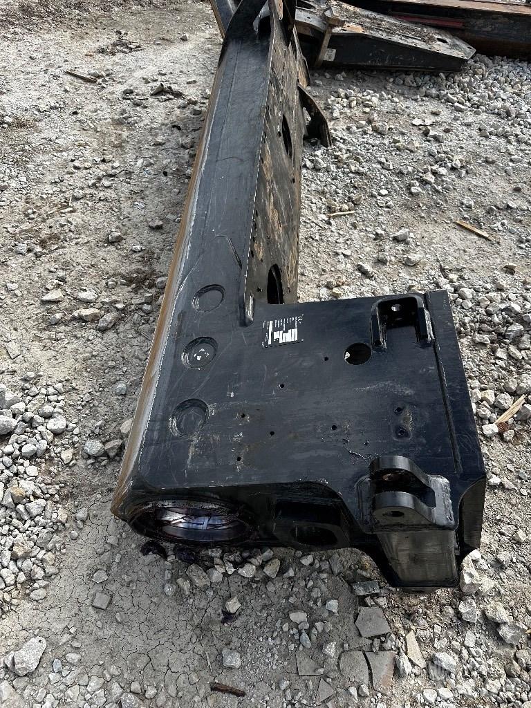 Komatsu 895 Chassis e suspensões