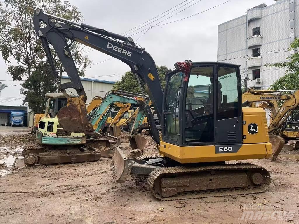 John Deere E60 Miniescavadeiras