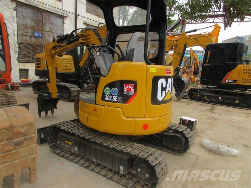 CAT 302 Miniescavadeiras