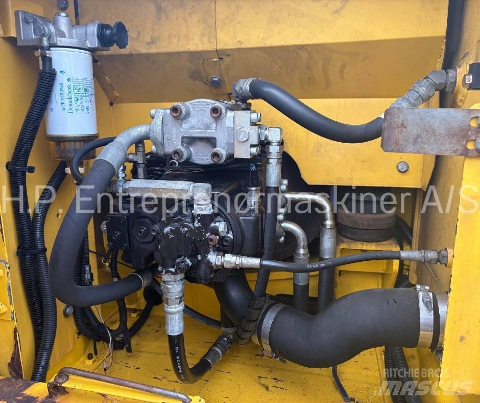 New Holland E 135 B Escavadeiras de esteiras