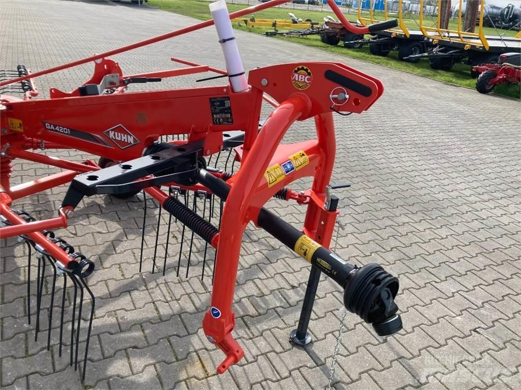 Kuhn GA 4201 Encordoadores de Feno