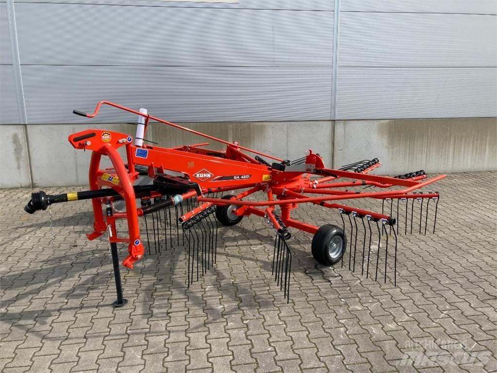Kuhn GA 4201 Encordoadores de Feno