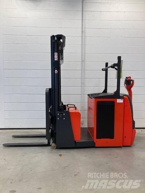 Linde L12AC/1171-01 Empilhador para operador externo