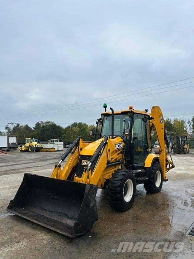 JCB 3CX Compact Retroescavadeiras