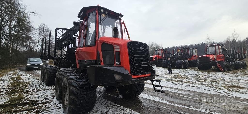 Komatsu 835 Forwarders florestais