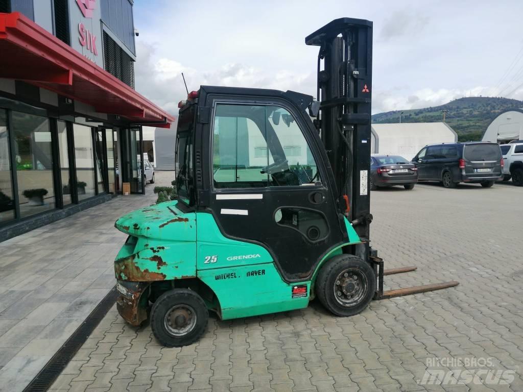 Mitsubishi FD25N Empilhadores Diesel