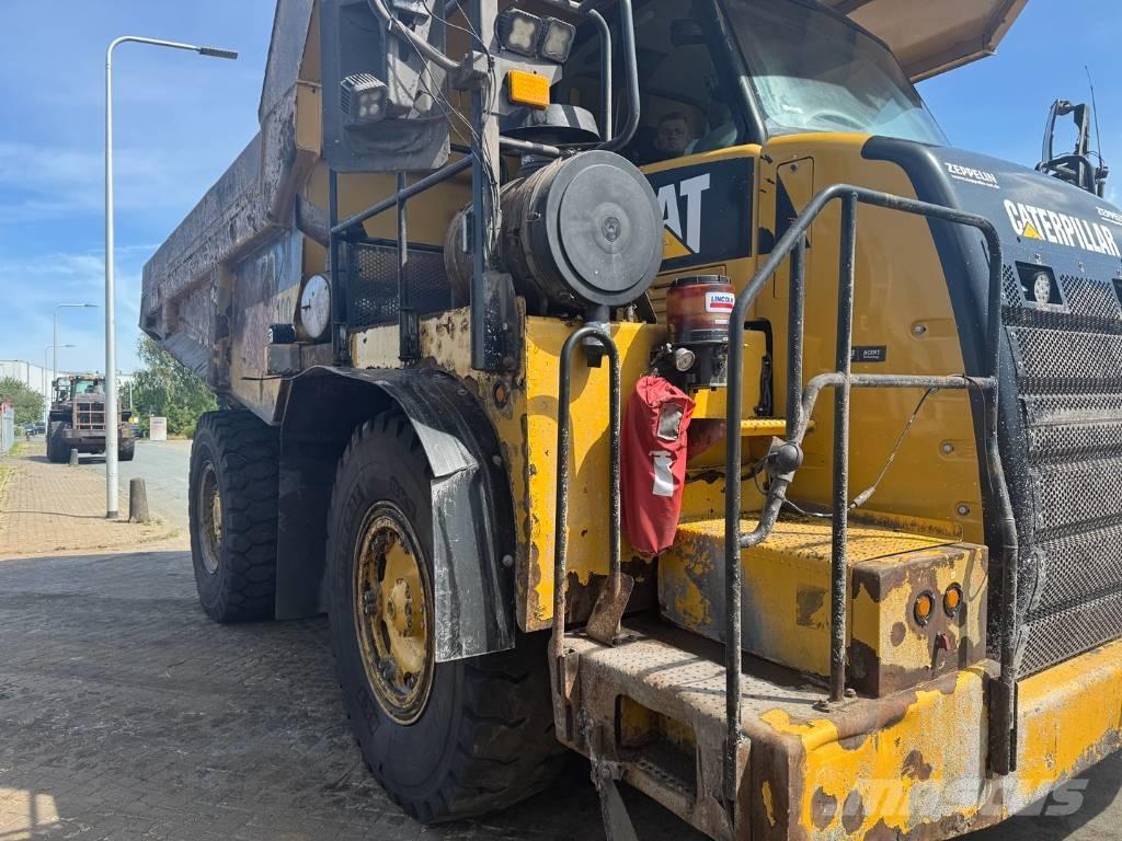 CAT 770 Camiőes basculantes rígidos