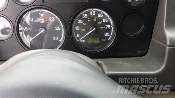 Sterling L8513 Auto-tanques