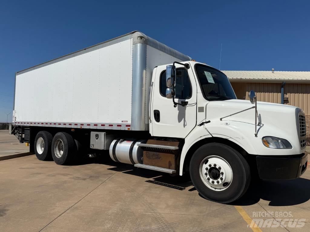 Freightliner M 106 Caminhões de caixa fechada