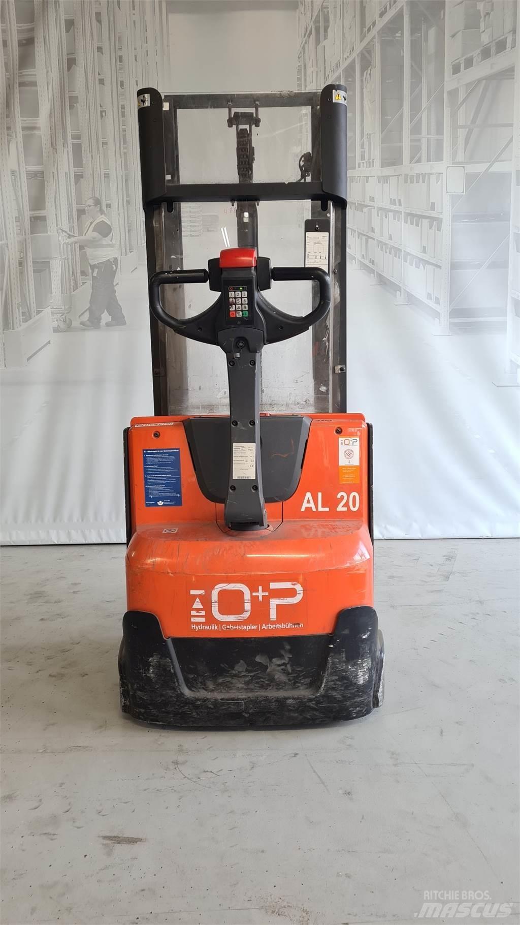 Toyota SWE120 Empilhador para operador externo