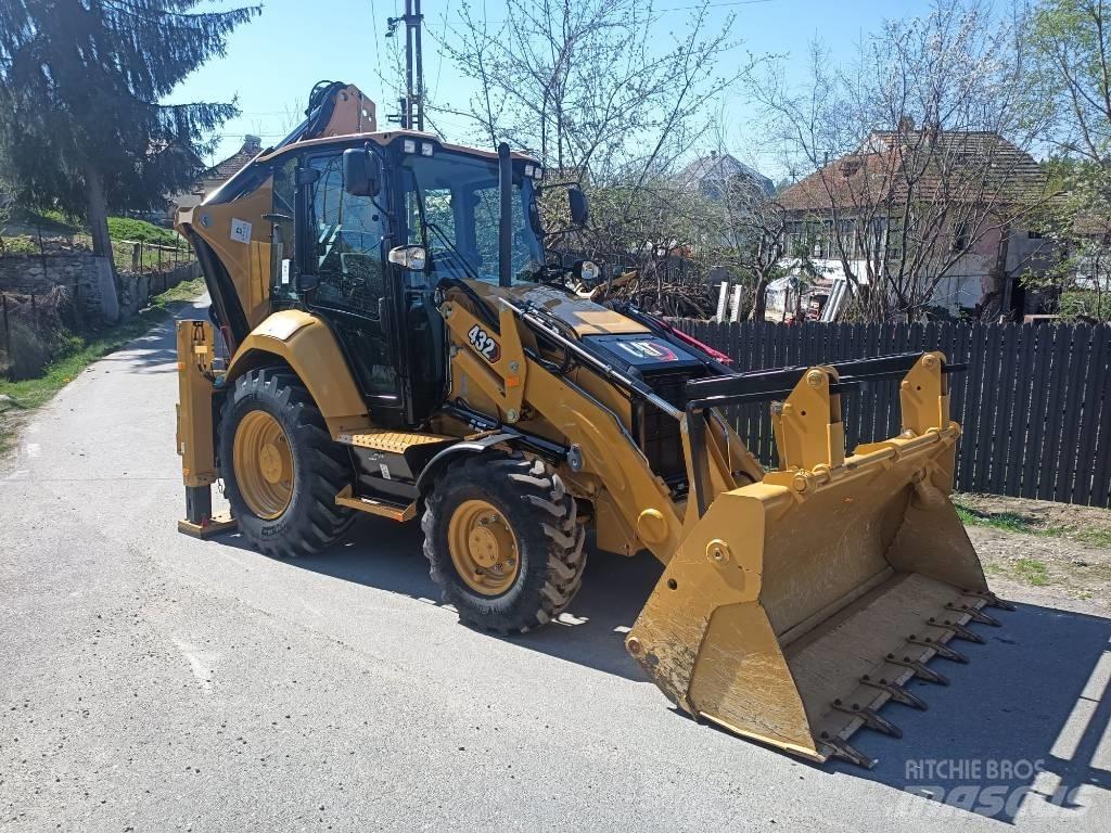 CAT 432 Retroescavadeiras