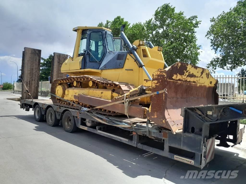 Komatsu D 65 E Dozers - Tratores rastos