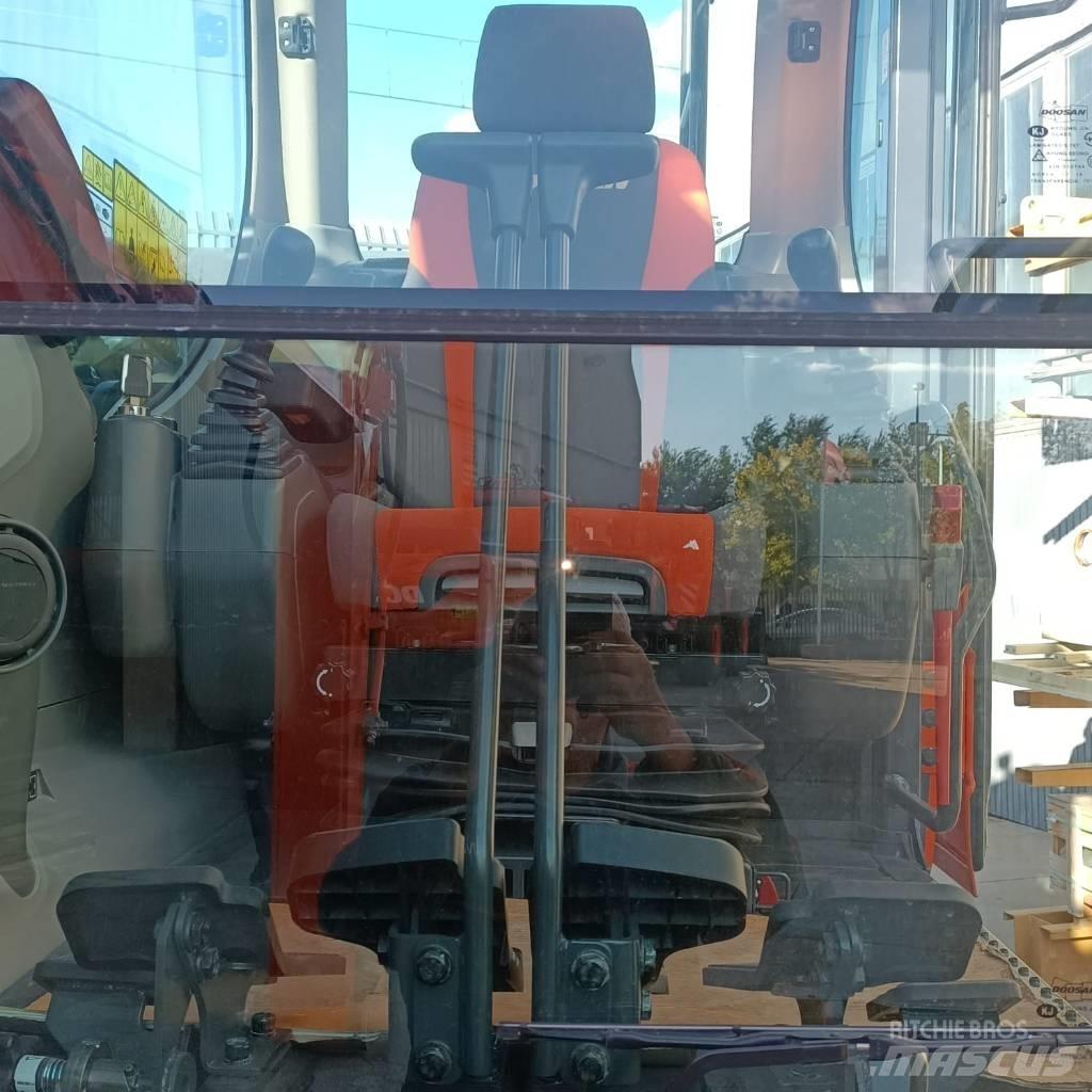 Doosan DX235NLC-5 Escavadeiras de esteiras