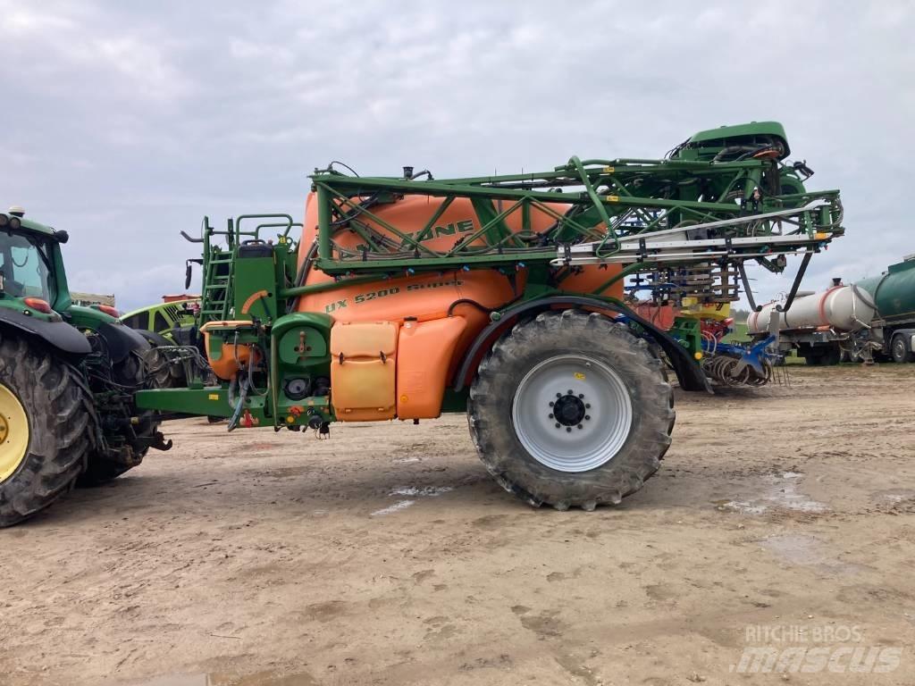 Amazone UX 5200 Pulverizadores rebocados