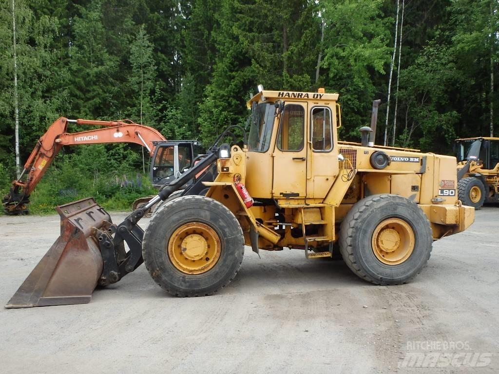 Volvo BM L 90 Carregadeiras de rodas