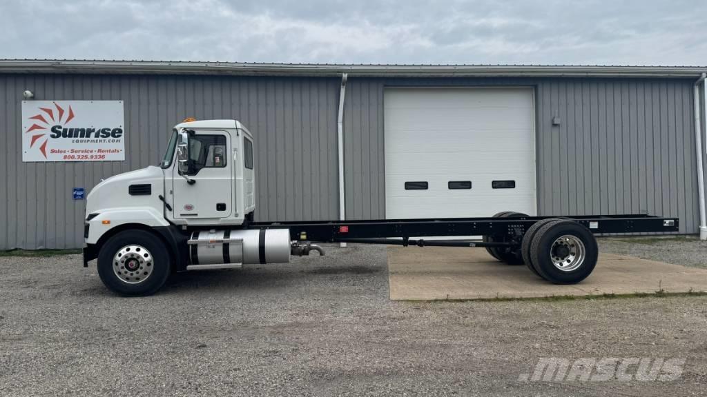  2025 Mack MD 6 Camiões de chassis e cabine