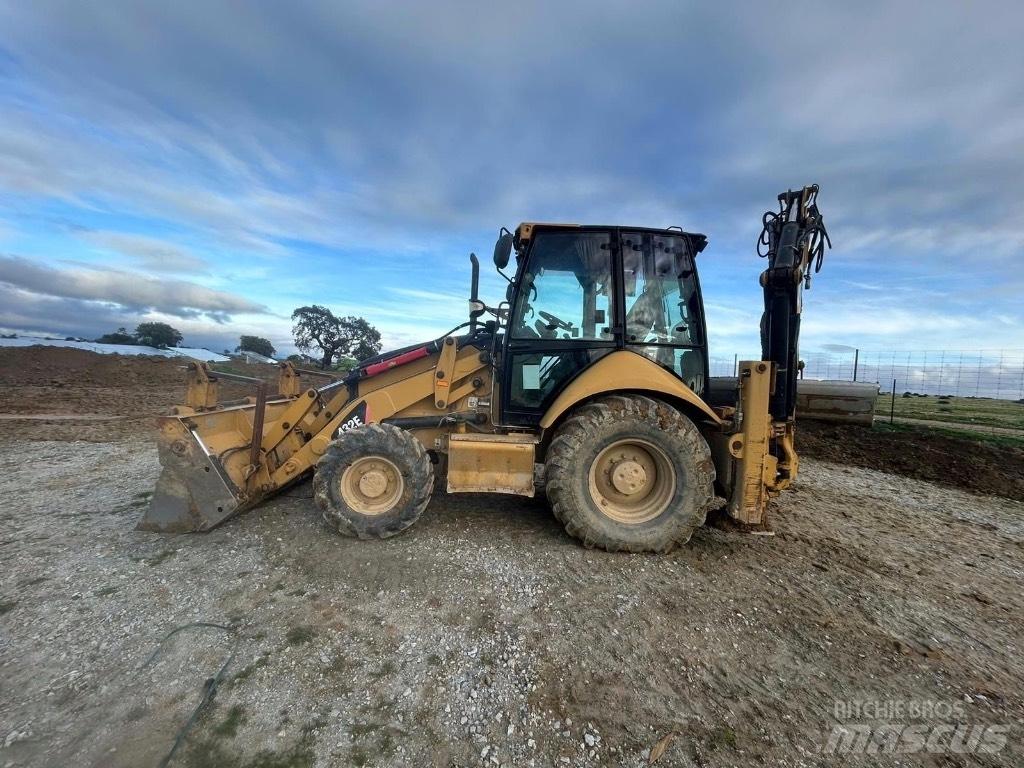 CAT 432 E Retroescavadeiras