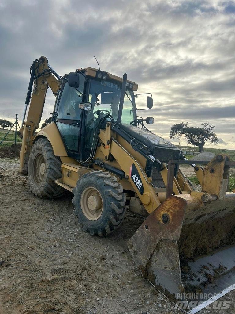 CAT 432 E Retroescavadeiras