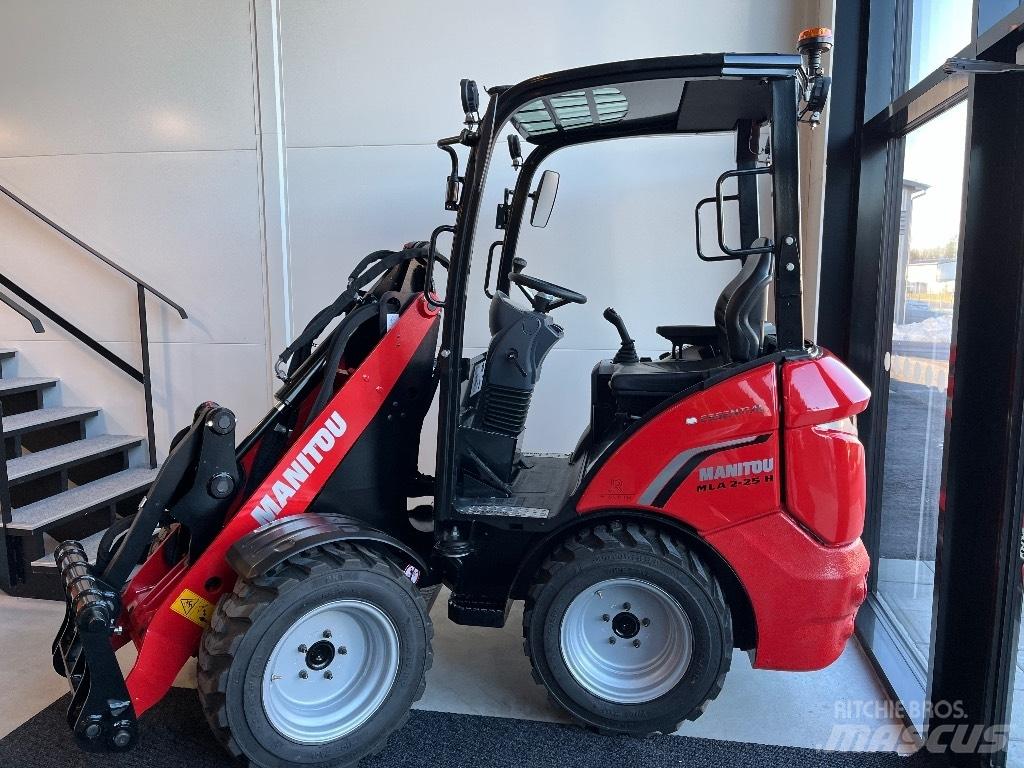 Manitou MLA 2-25 H Carregadora multifunções