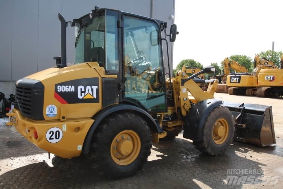 CAT 906M Carregadeiras de rodas