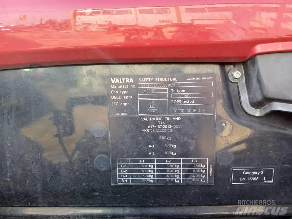 Valtra T 254 Tratores Agrícolas usados