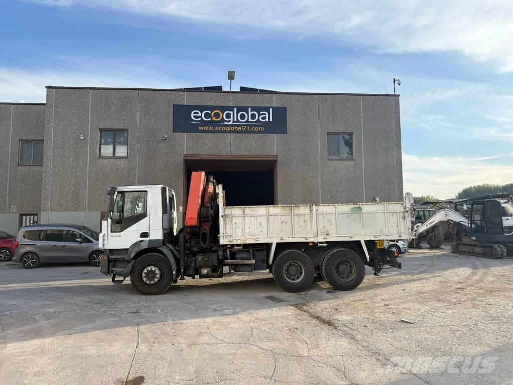 Iveco Trakker 380 Camiões grua