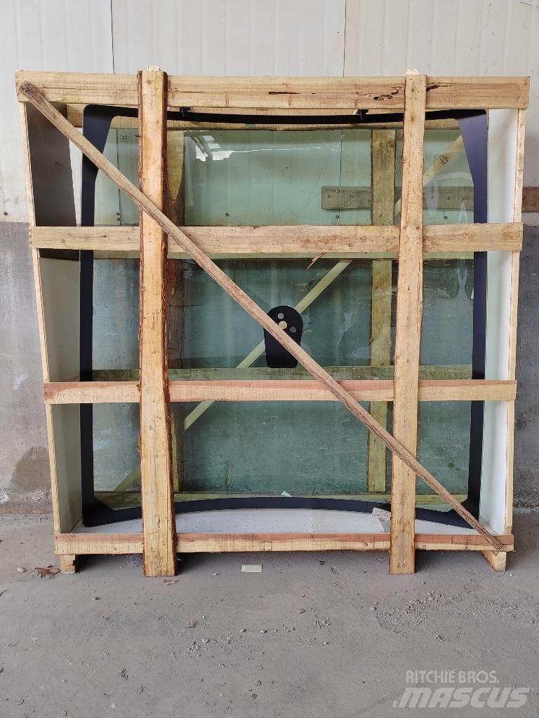 CLAAS Front window Cabina