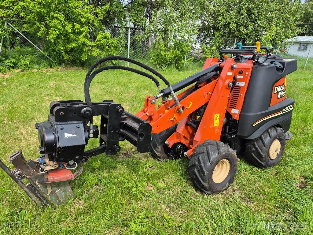 Ditch Witch R300 Abre-valas