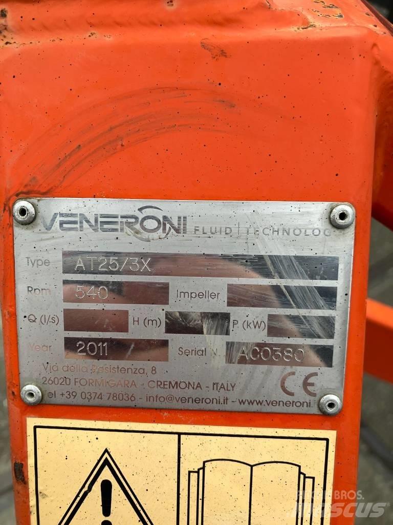 Veneroni AT25/3X Bombas para rega