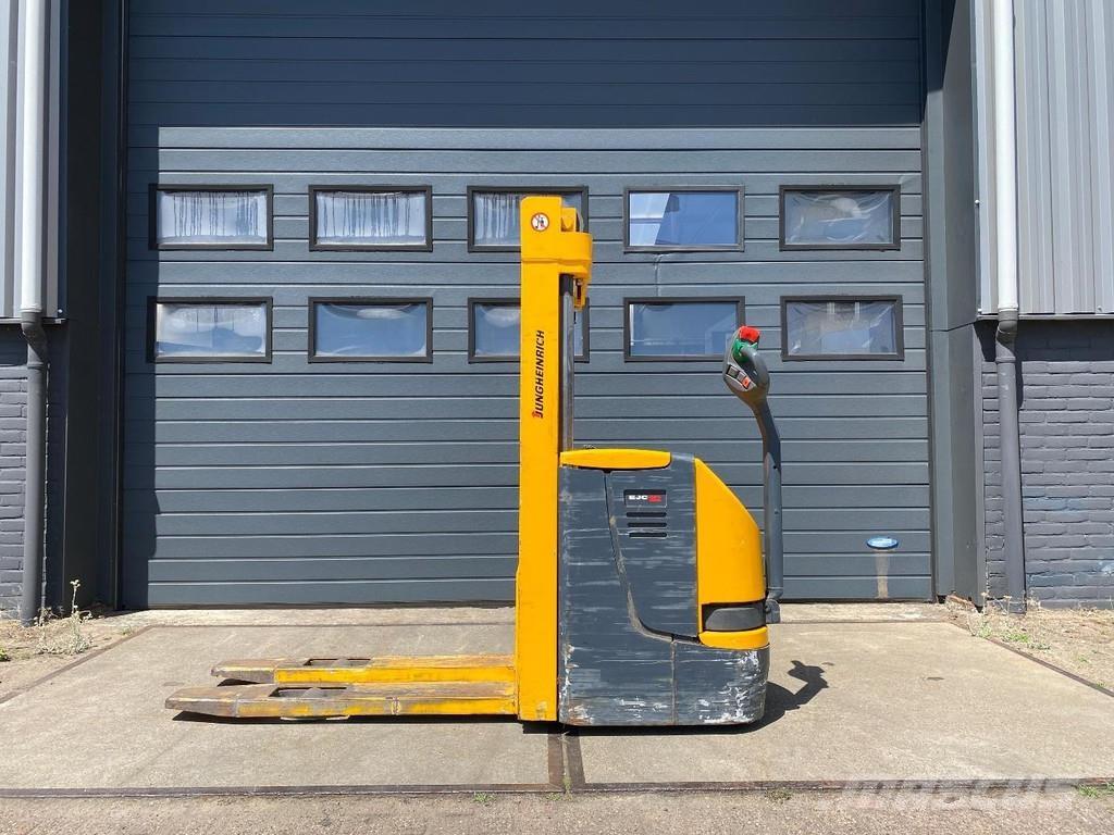 Jungheinrich EJC12 Empilhador para operador externo