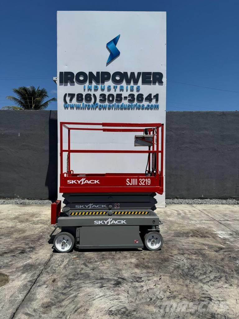 SkyJack SJ III 3219 Elevadores de tesoura