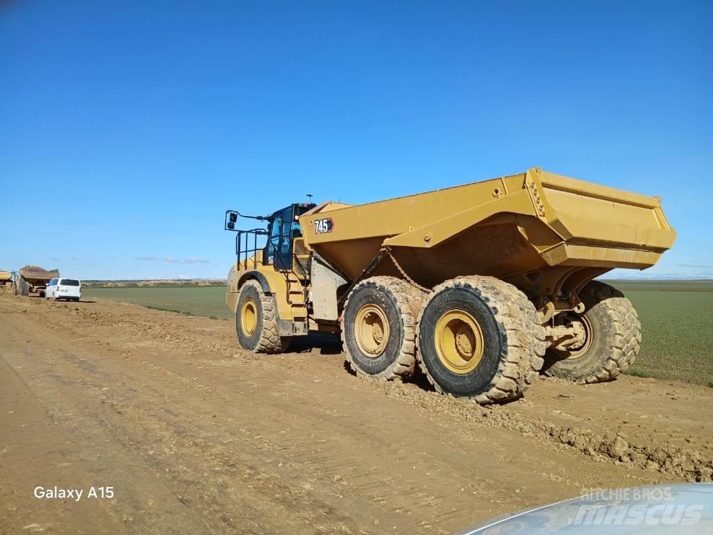 CAT 745 Caminhões articulados